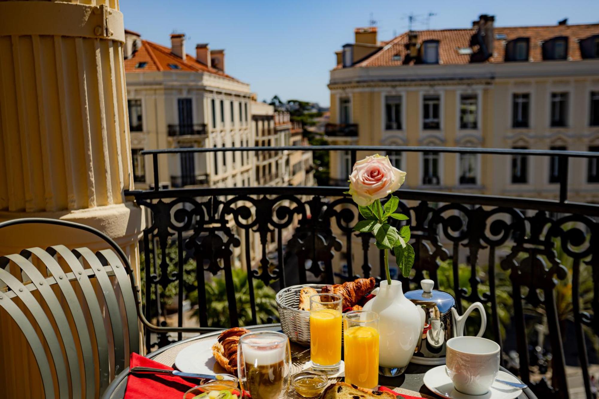Le Cavendish Hotel Кан Екстериор снимка