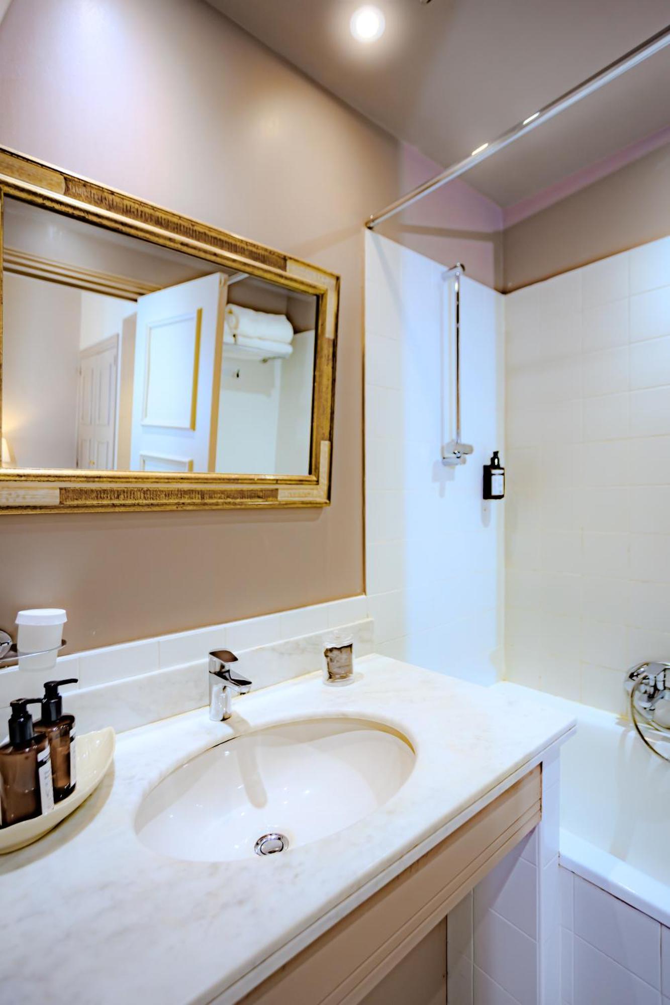 Le Cavendish Hotel Кан Екстериор снимка